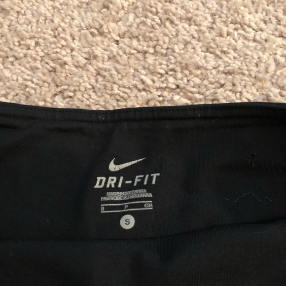 Nike workout capri leggings - Picture 2 of 4